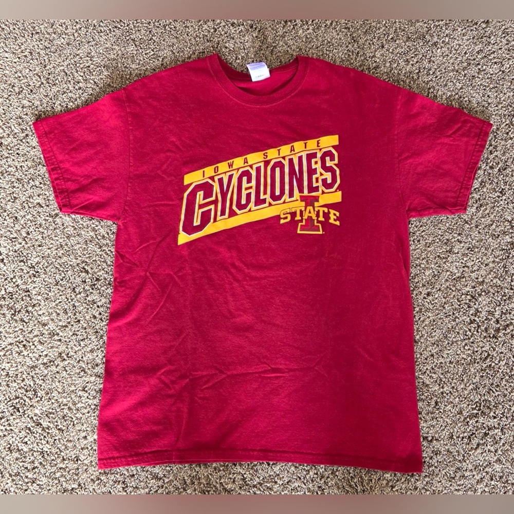 Men’s Large Gildan Red Iowa State T Shirt